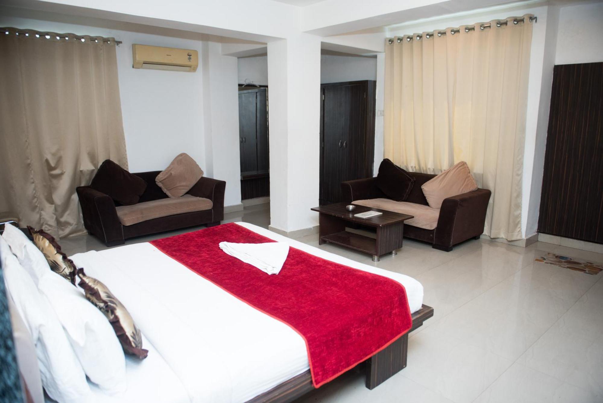 Hotel Balaji Central Ratlam Ngoại thất bức ảnh