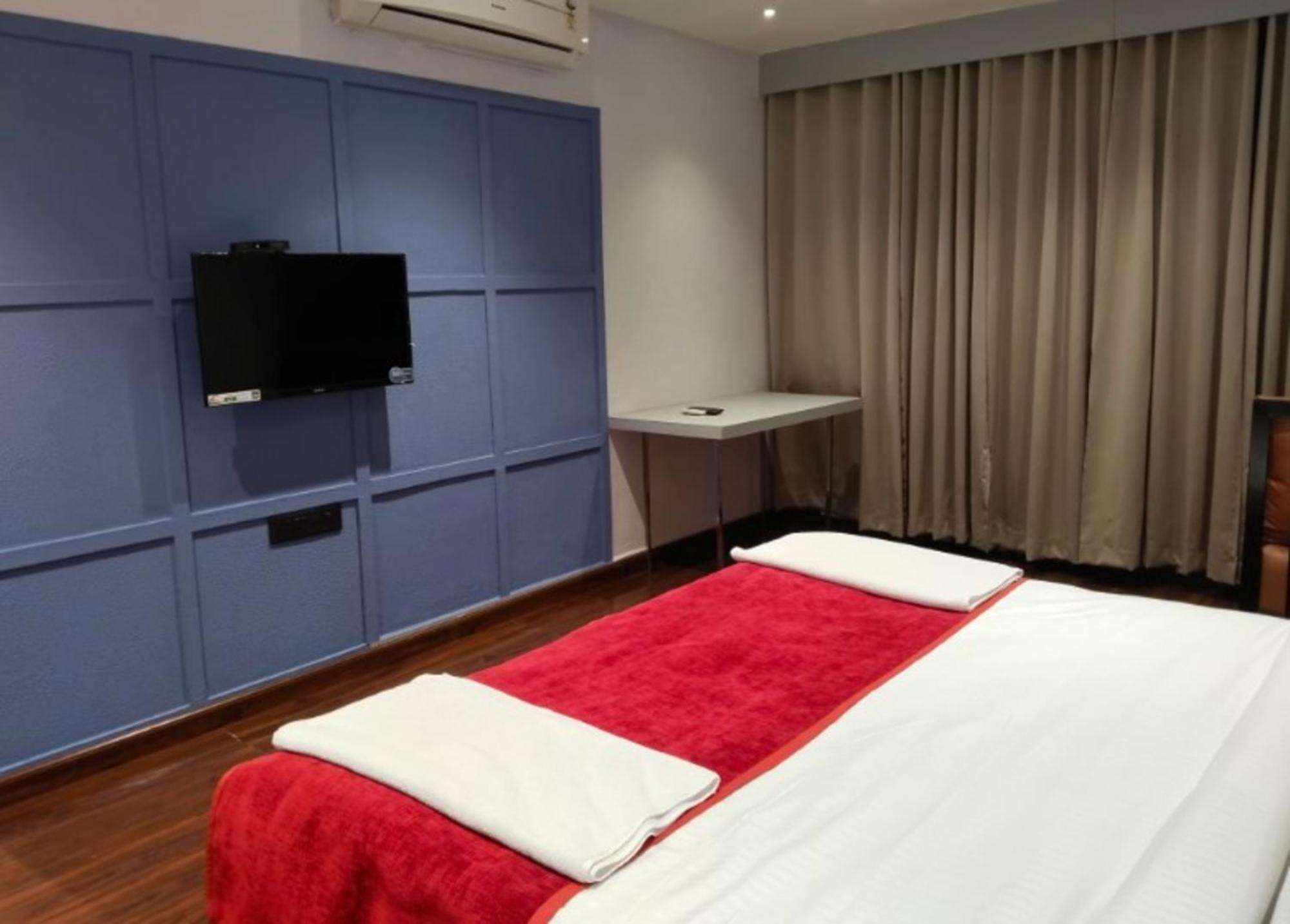 Hotel Balaji Central Ratlam Ngoại thất bức ảnh