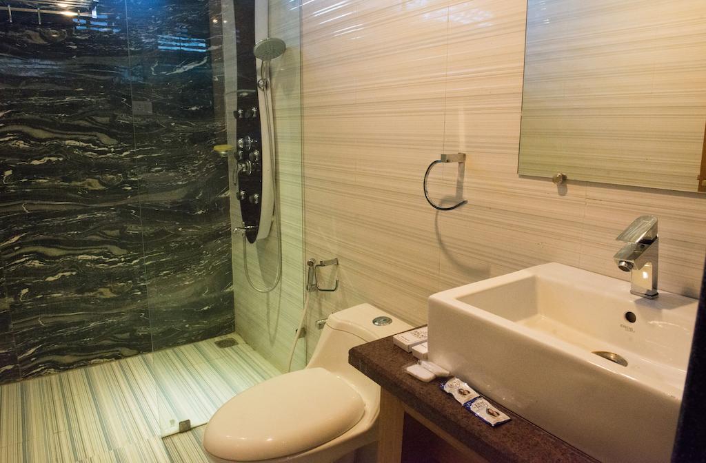 Hotel Balaji Central Ratlam Phòng bức ảnh