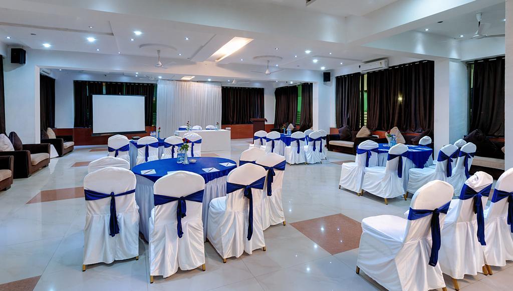 Hotel Balaji Central Ratlam Ngoại thất bức ảnh