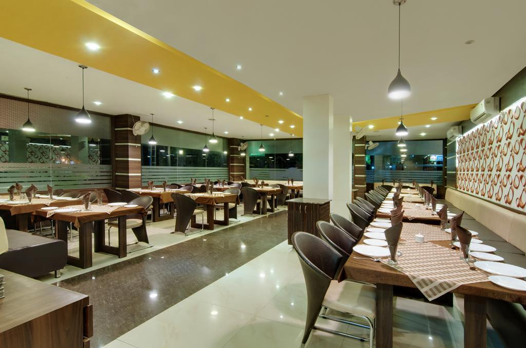 Hotel Balaji Central Ratlam Ngoại thất bức ảnh
