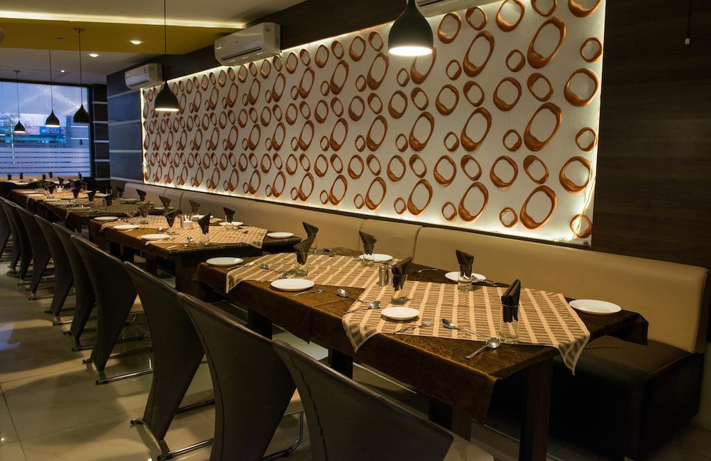 Hotel Balaji Central Ratlam Ngoại thất bức ảnh